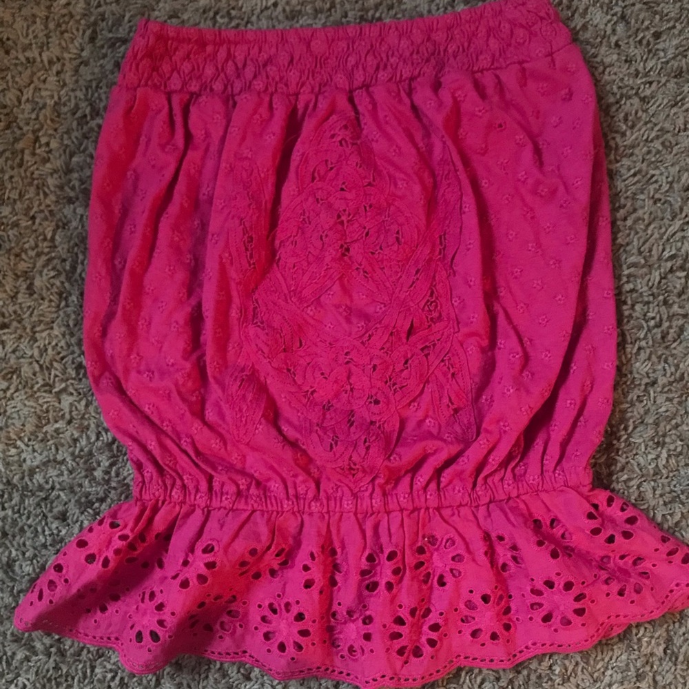 Strapless pink embroidered pattern shirt